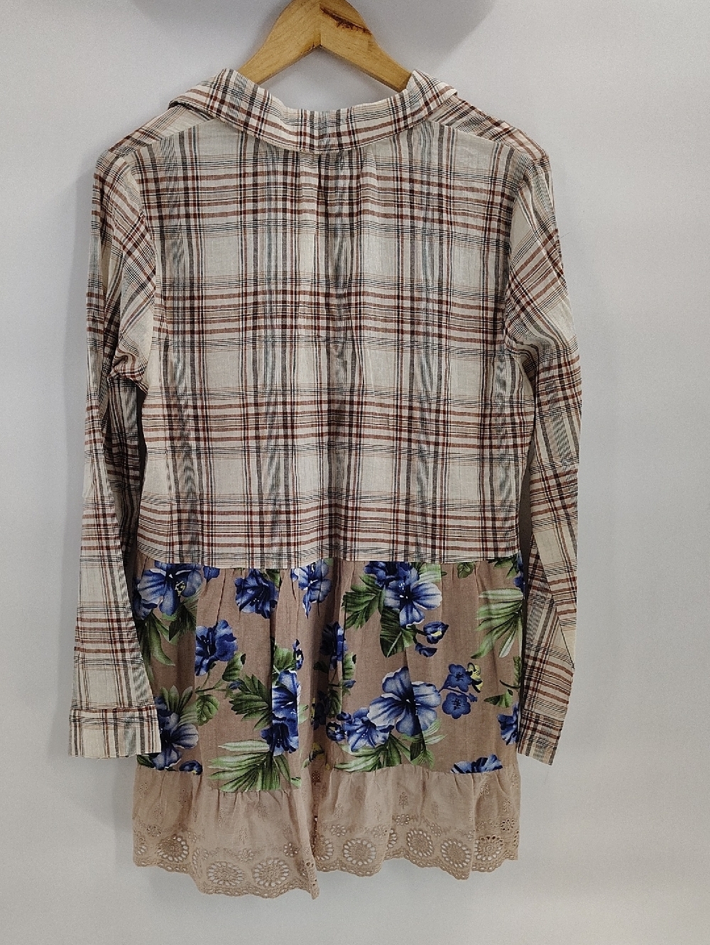 Giddy Up Glamour Half Button Size Small Plaid Floral Eyelet Trim Long Sleeve - Picture 6 of 7